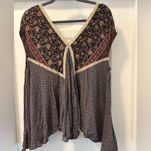 Hazel Anthropologie Bohemian Multicolor V-Neck Top Size Medium - Picture 3 of 3